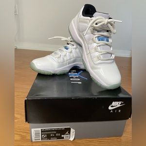 Nike Air Jordan 11 Retro Low Size 5.5Y Women’s size 7 lightly used